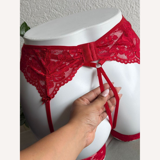 Cinta Liga Renda + Calcinha Aberta + Perneira