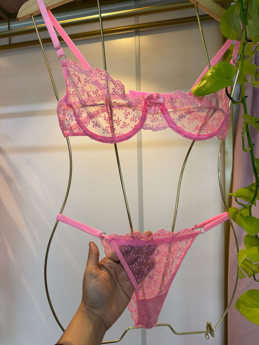 Conjunto Laços de Amor Rosa com Calcinha Personalizável nome ou frase com até 15 letras