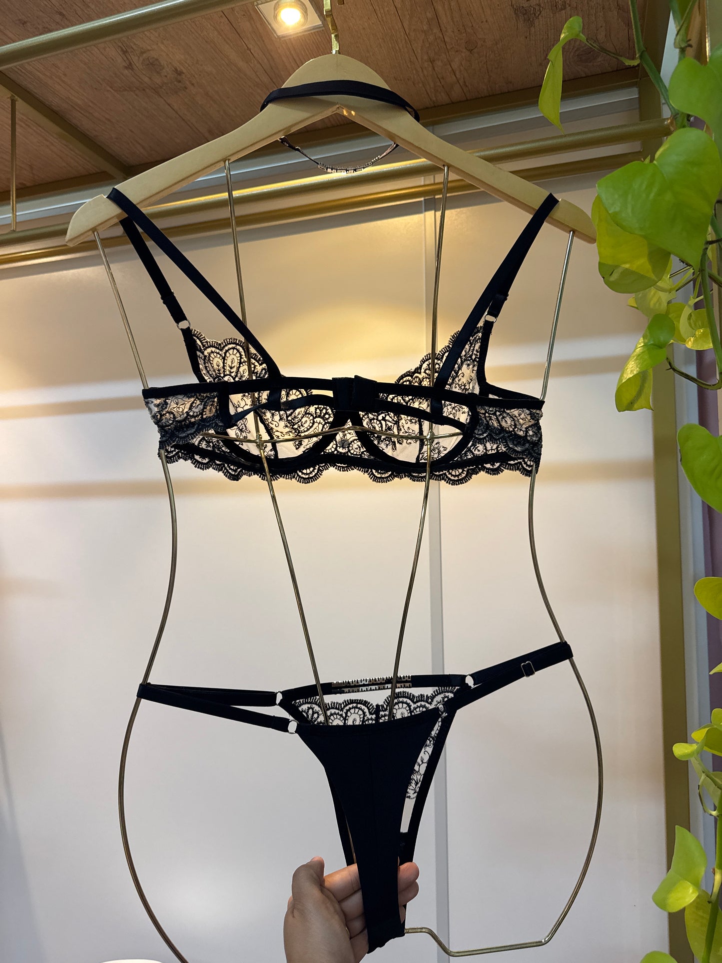 Conjunto Beijo Proibido com Cinta Fetiche - 12 LETRAS