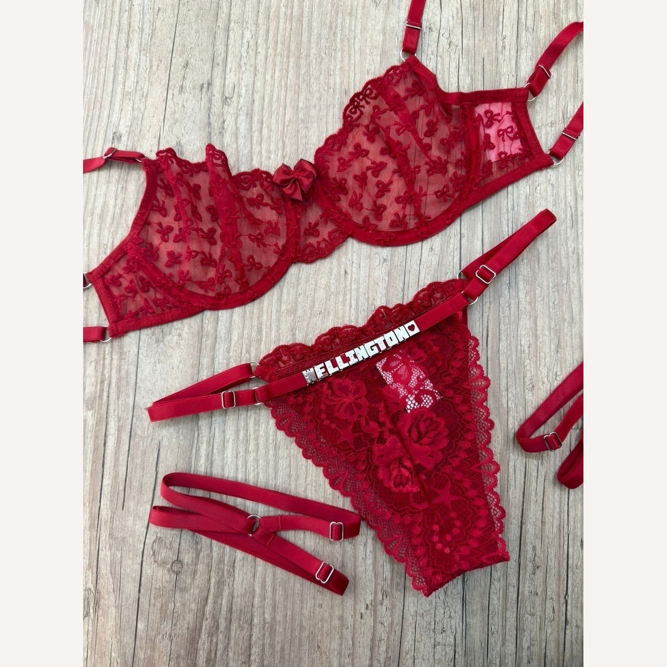 Conjunto Laços de Amor Rubi Personalizável até 15 letras
