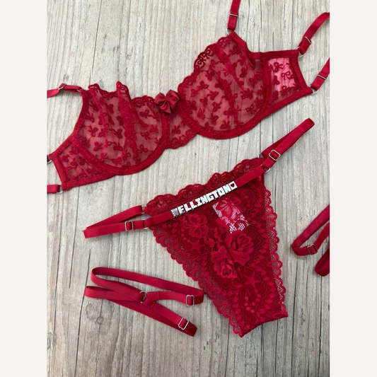 Conjunto Laços de Amor Rubi Personalizável até 15 letras