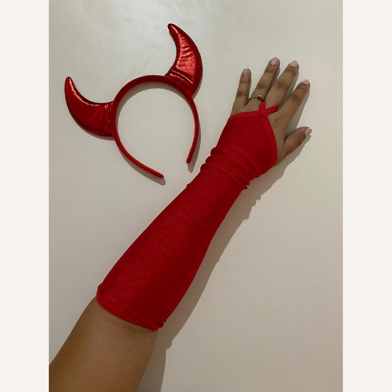 Kit Tiara Diaba + Luvas Longa Miteni Fantasia Halloween Carnaval Bailes