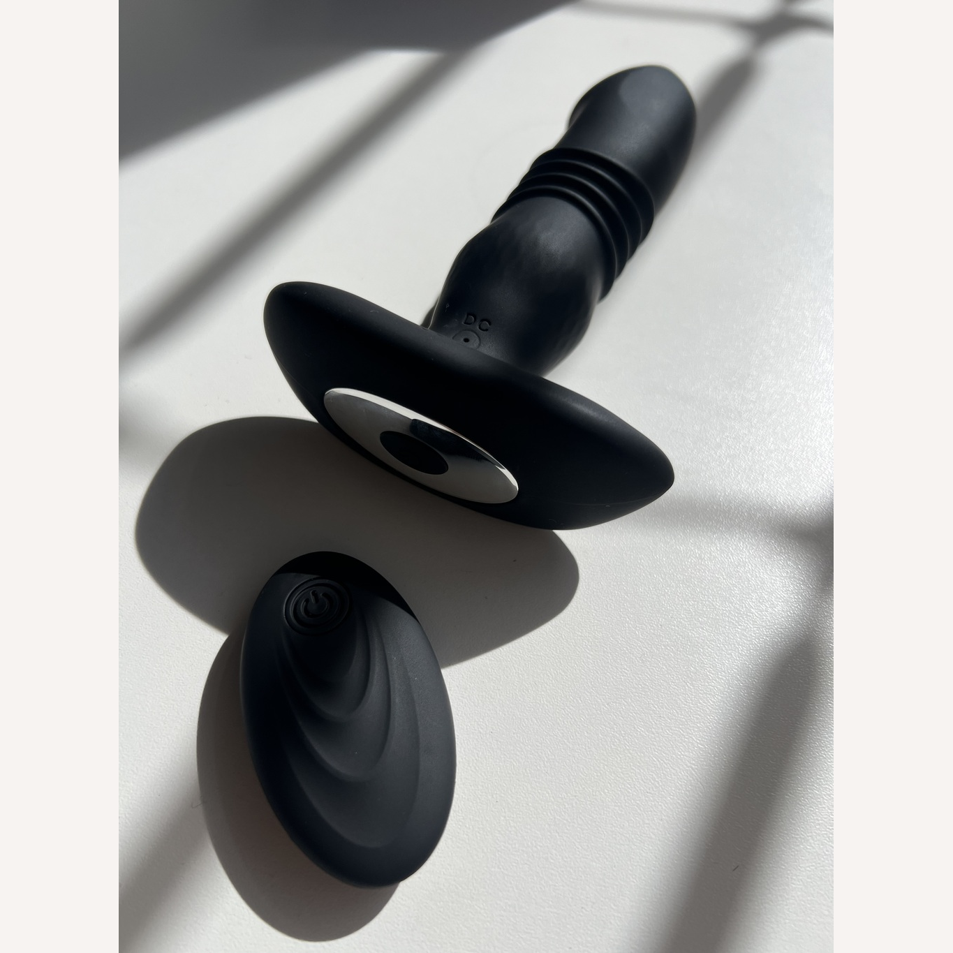 Plug Anal com vibrador e vai e vem - SI